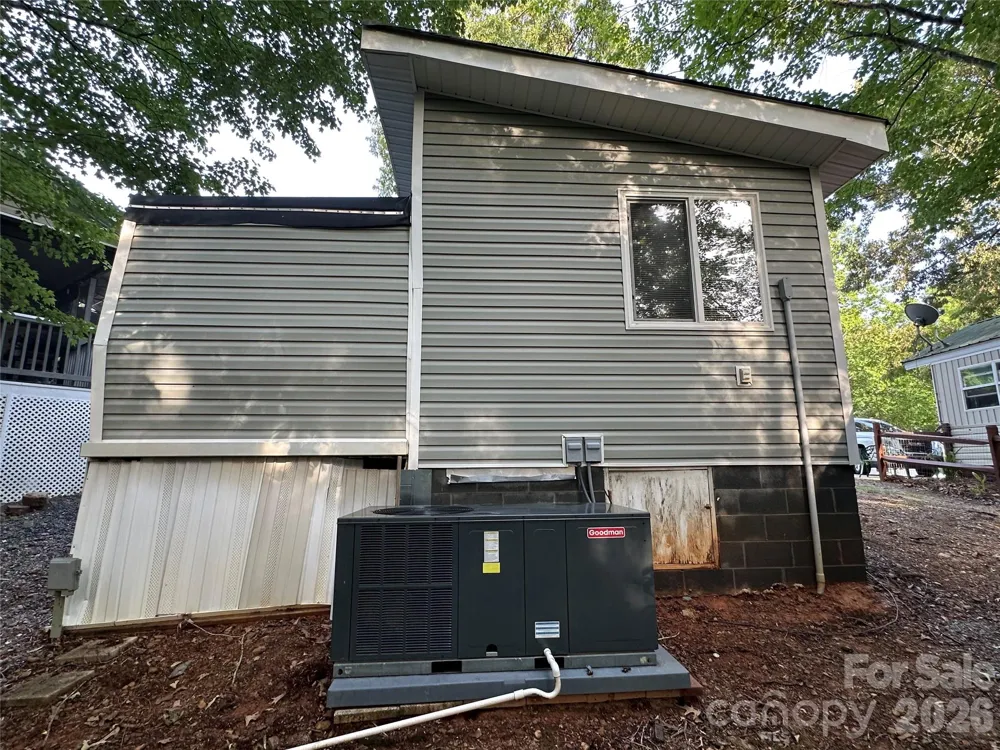 162 Clubhouse Drive New London, NC 28127