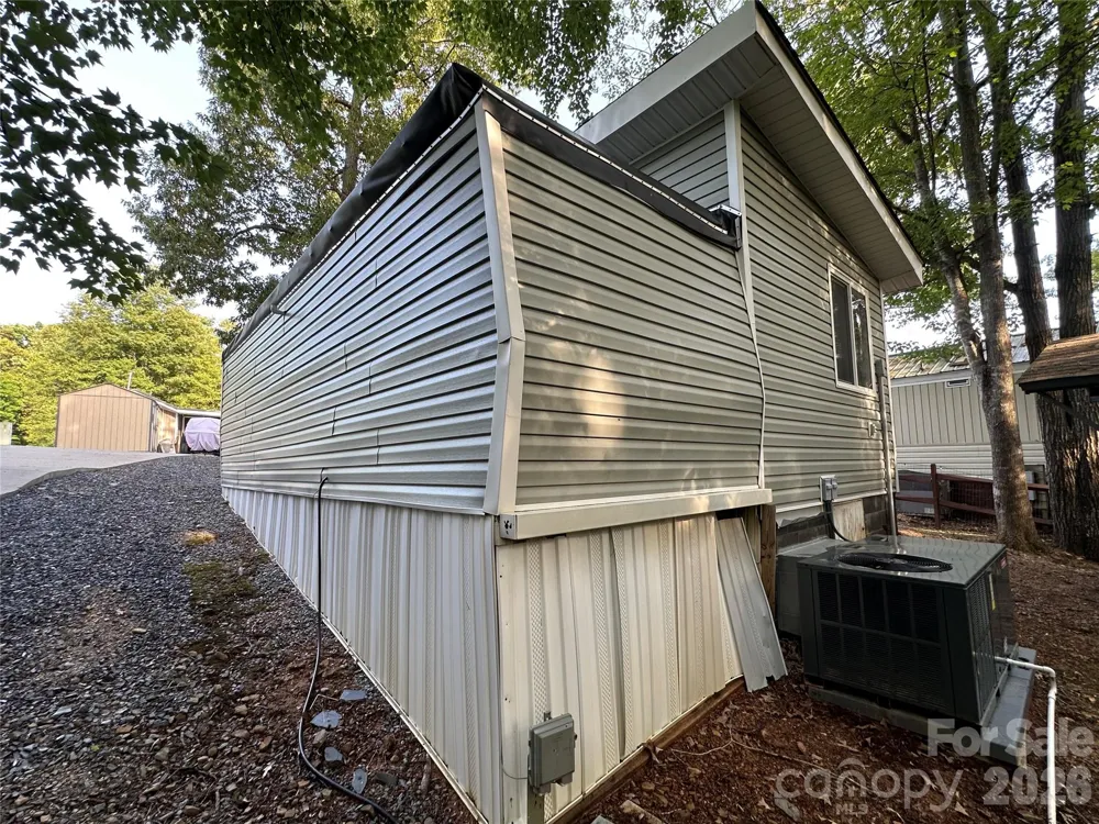 162 Clubhouse Drive New London, NC 28127