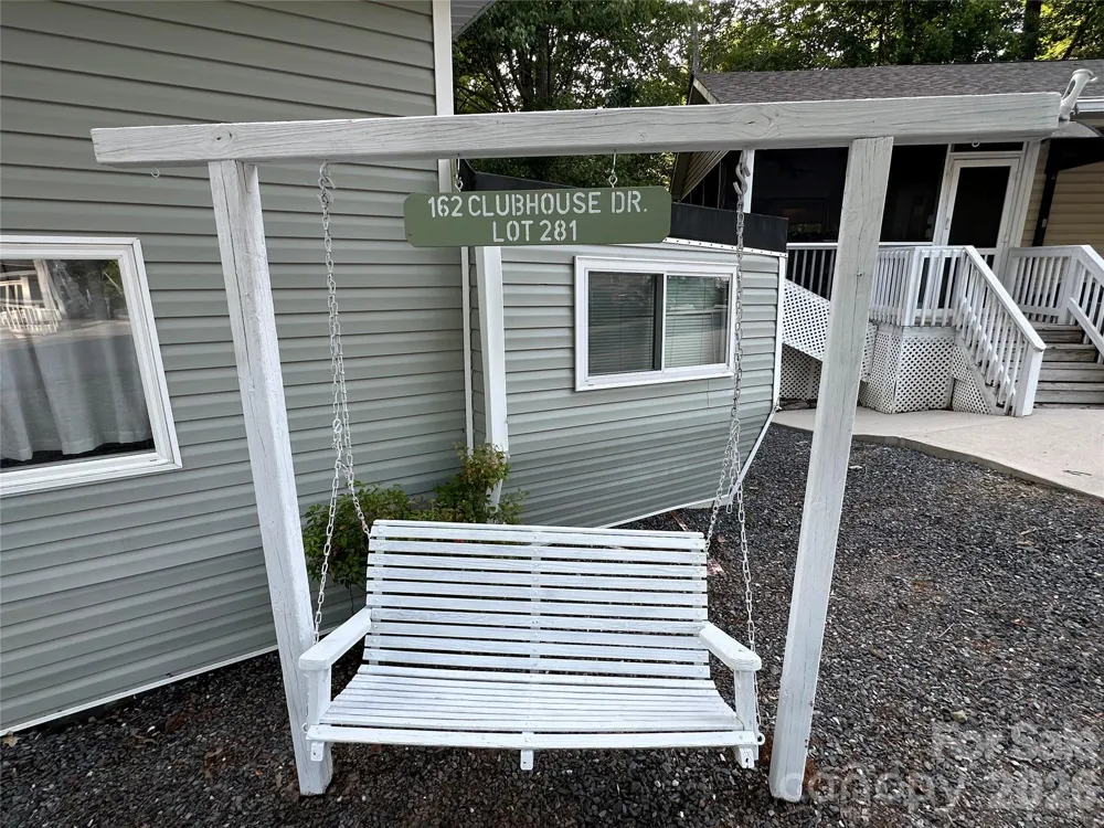 162 Clubhouse Drive New London, NC 28127