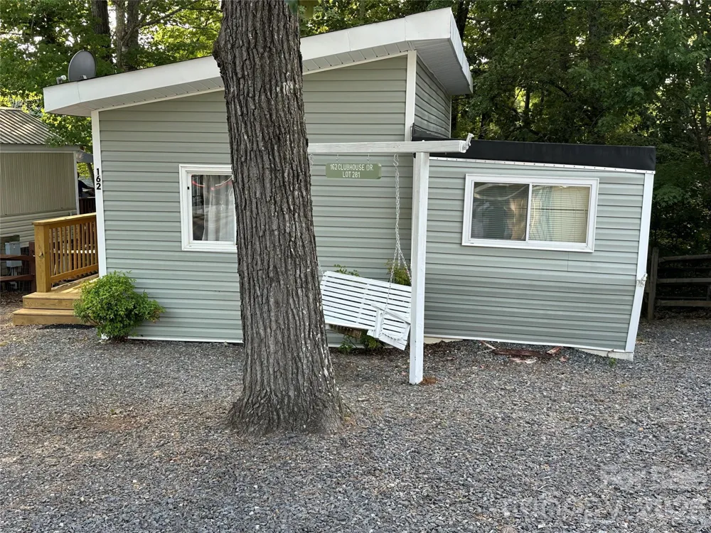 162 Clubhouse Drive New London, NC 28127