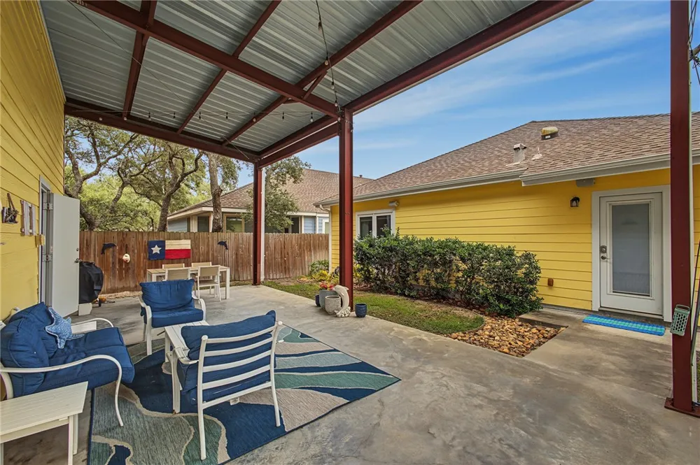447 S Fuqua Street Rockport, TX 78383