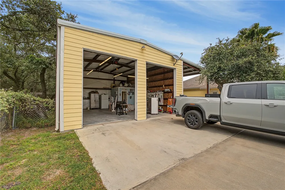 447 S Fuqua Street Rockport, TX 78383