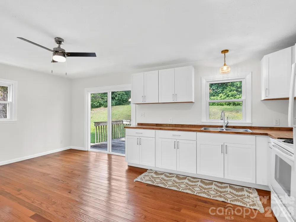 47 Carolina Mountain Drive Candler, NC 28715