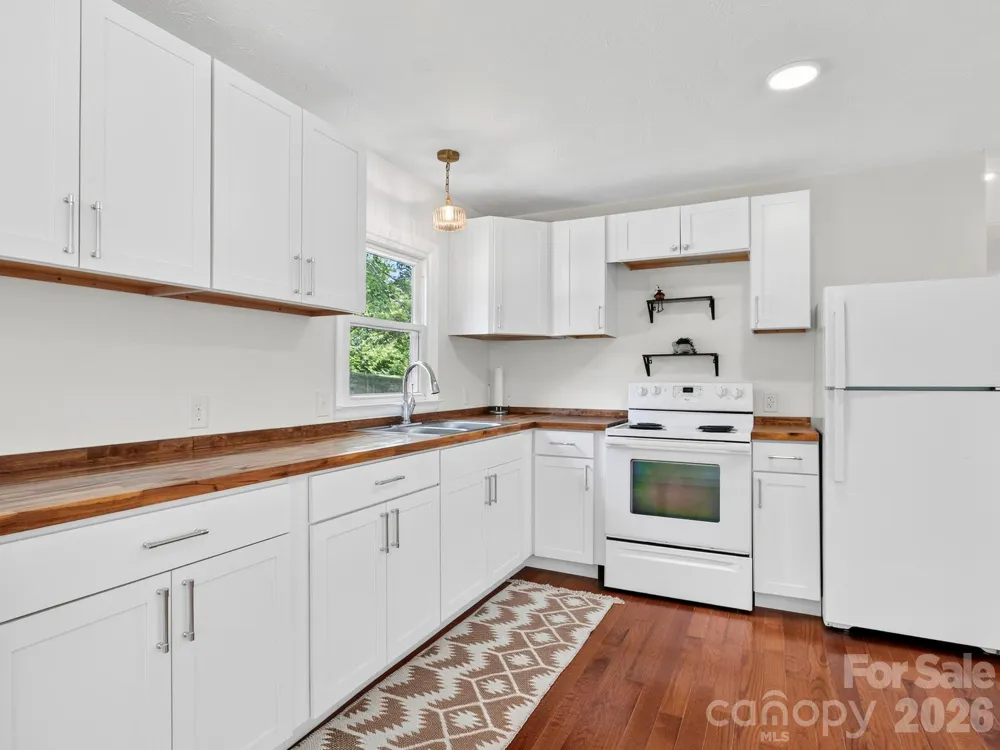 47 Carolina Mountain Drive Candler, NC 28715
