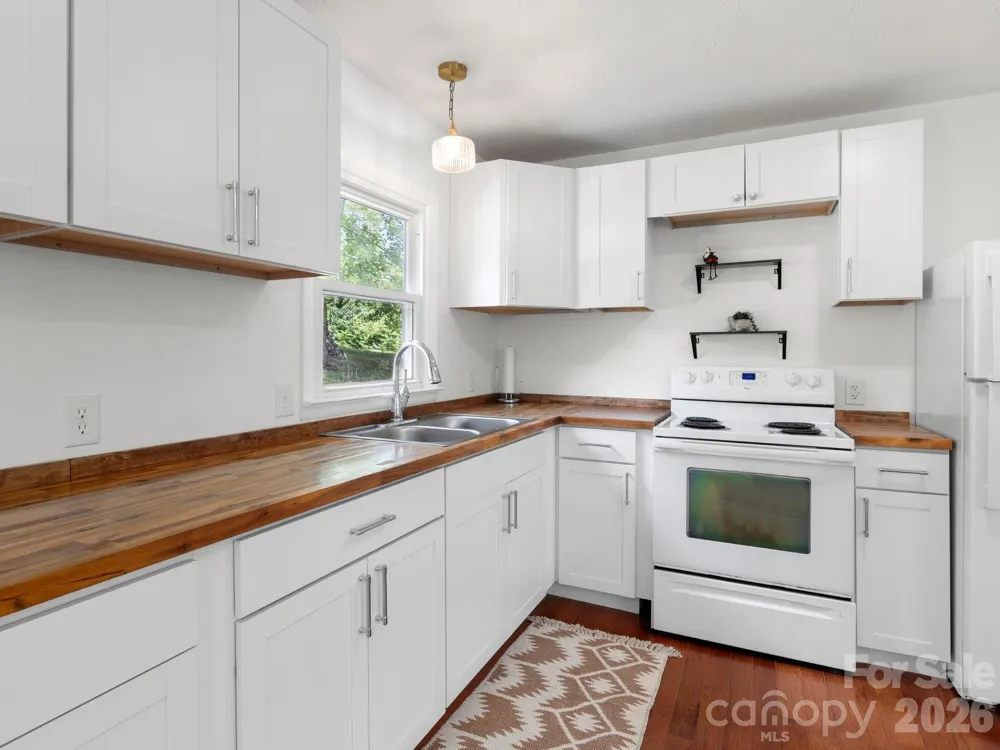 47 Carolina Mountain Drive Candler, NC 28715