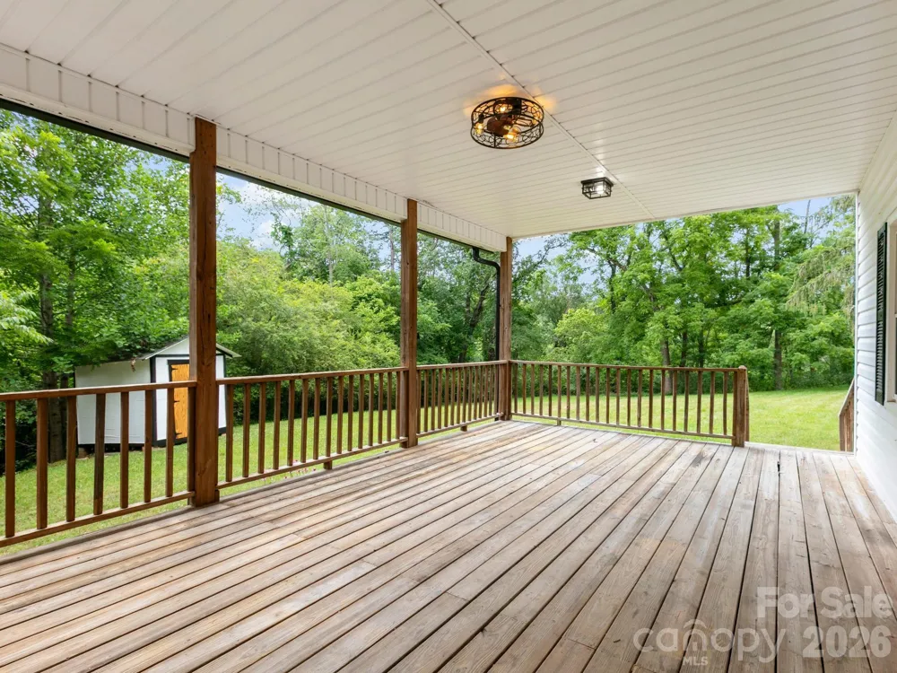 47 Carolina Mountain Drive Candler, NC 28715