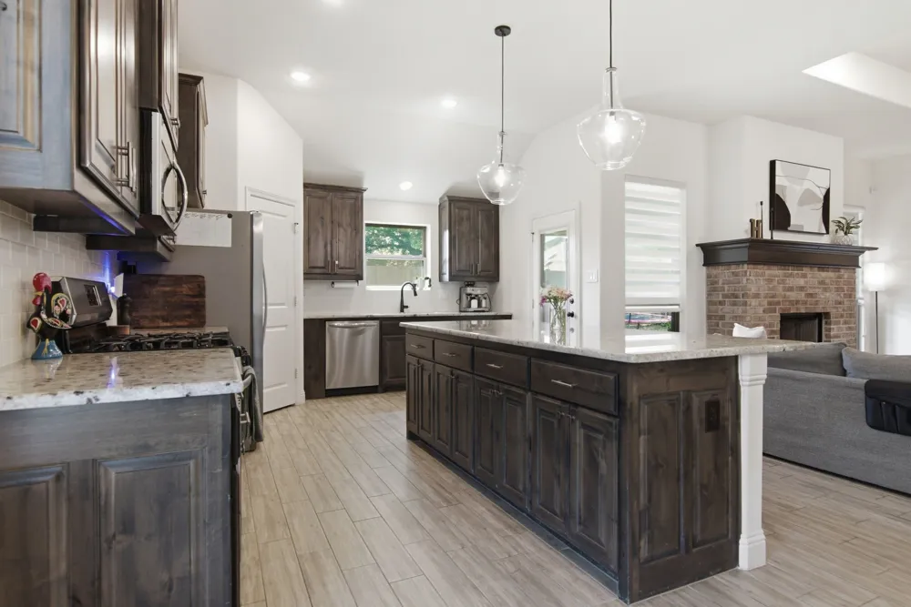 400 Brinkley Drive Saginaw, TX 76179