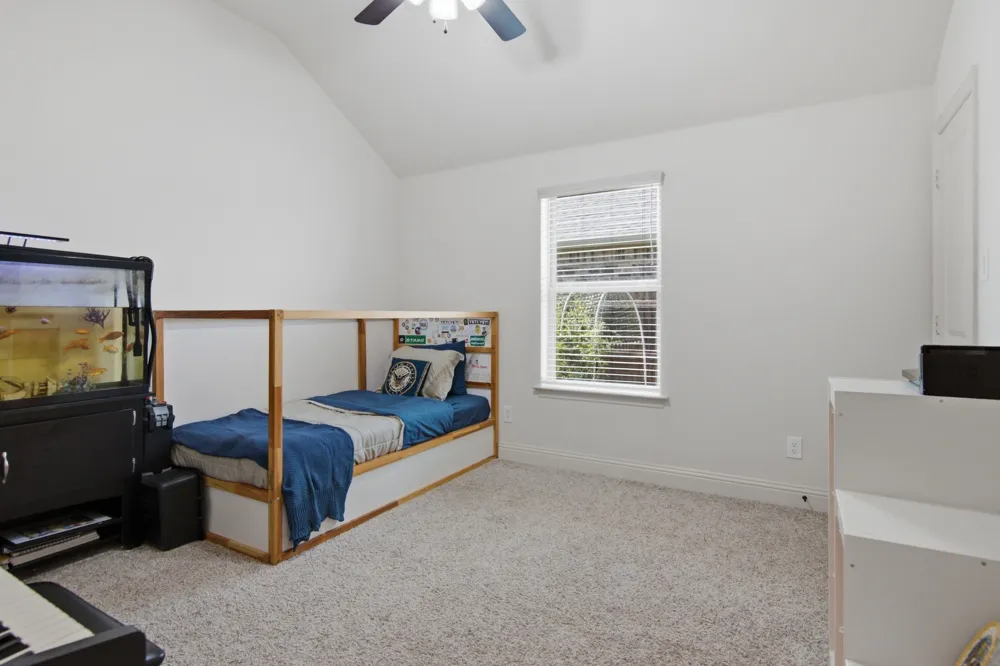 400 Brinkley Drive Saginaw, TX 76179