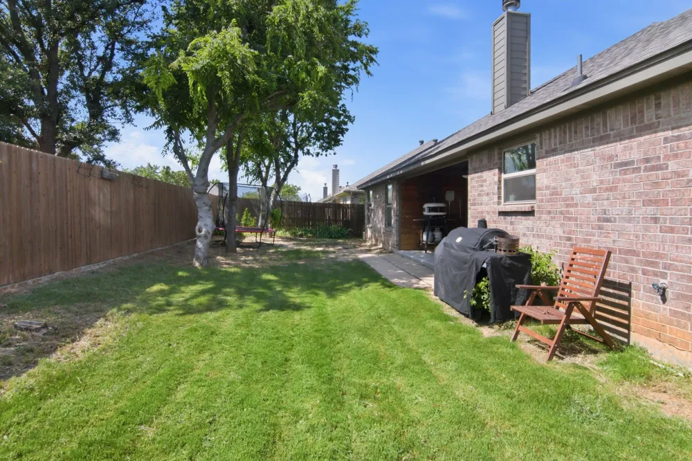 400 Brinkley Drive Saginaw, TX 76179