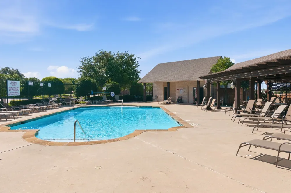 400 Brinkley Drive Saginaw, TX 76179