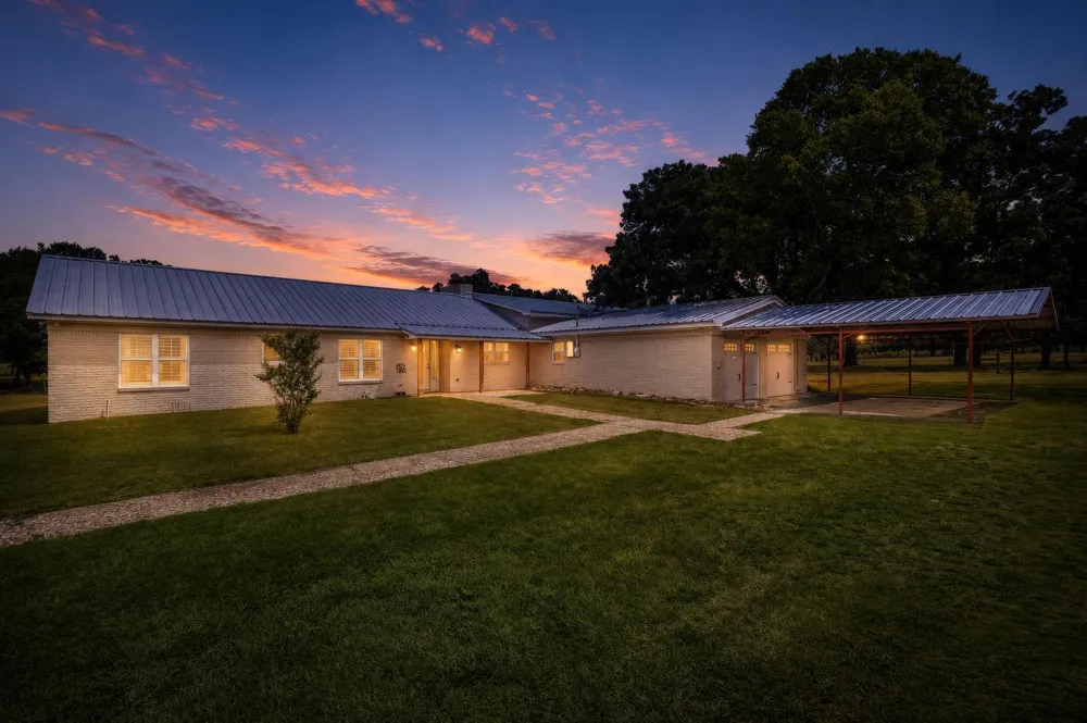 2205 County Road 122 Caldwell, TX 77836
