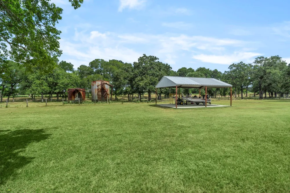 2205 County Road 122 Caldwell, TX 77836