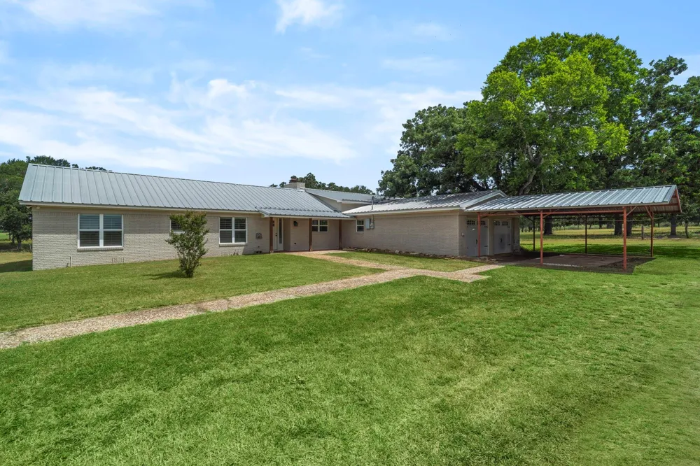 2205 County Road 122 Caldwell, TX 77836