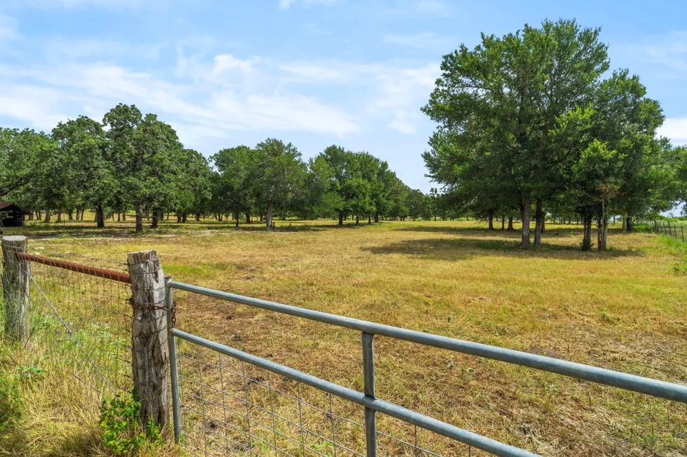 2205 County Road 122 Caldwell, TX 77836