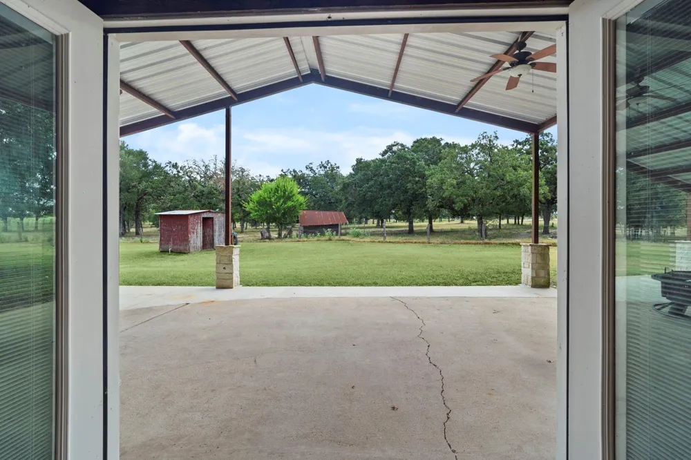 2205 County Road 122 Caldwell, TX 77836