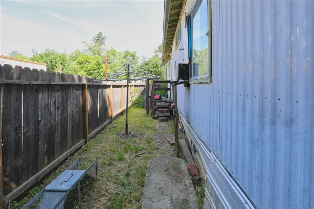 6151 2nd Lucerne, CA 95458