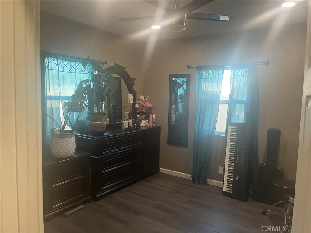 4264 Victoria Avenue Riverside, CA 92507