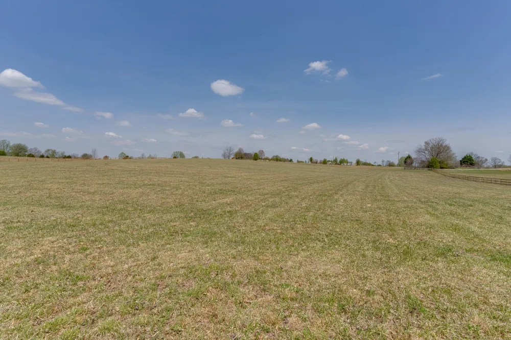 576 Womack Rd Bethpage, TN 37022