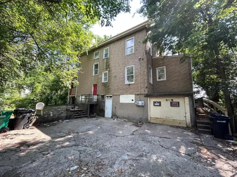 3719 Laclede Ave