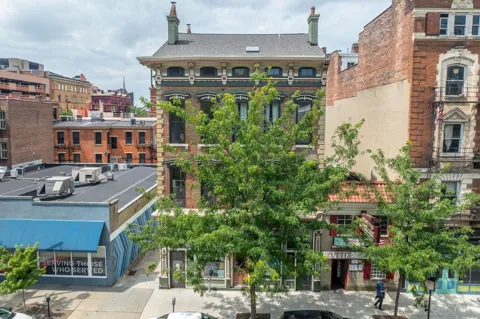 915 Vine Street #401