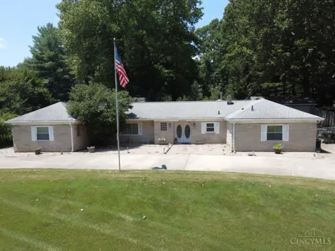 5555 Lindenwood Lane