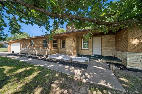102 S Country Club Road