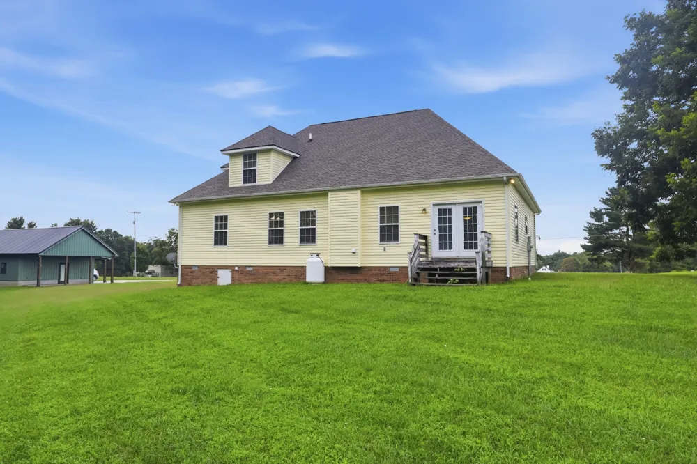 813 Shun Pike Cottontown, TN 37048