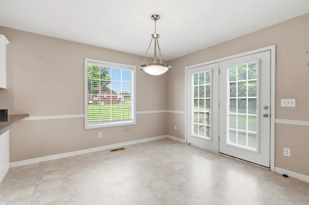 813 Shun Pike Cottontown, TN 37048