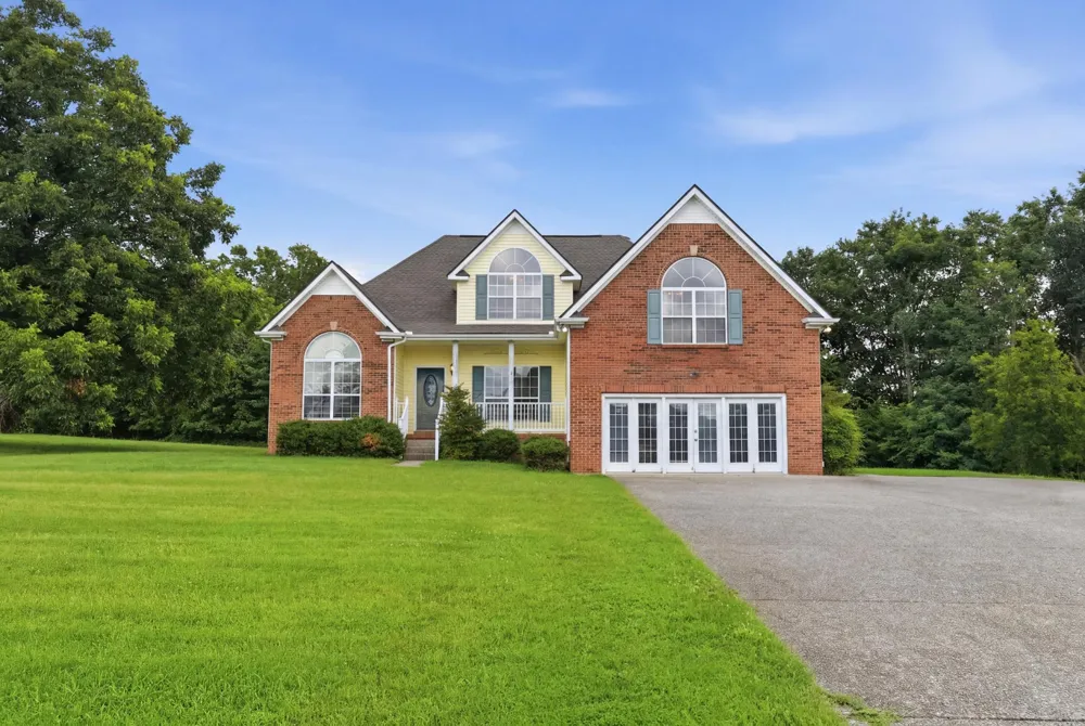 813 Shun Pike Cottontown, TN 37048