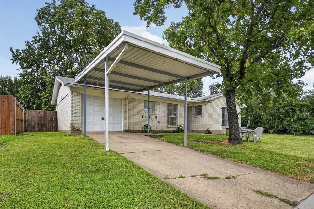 14413 Horseshoe Trail Balch Springs, TX 75180