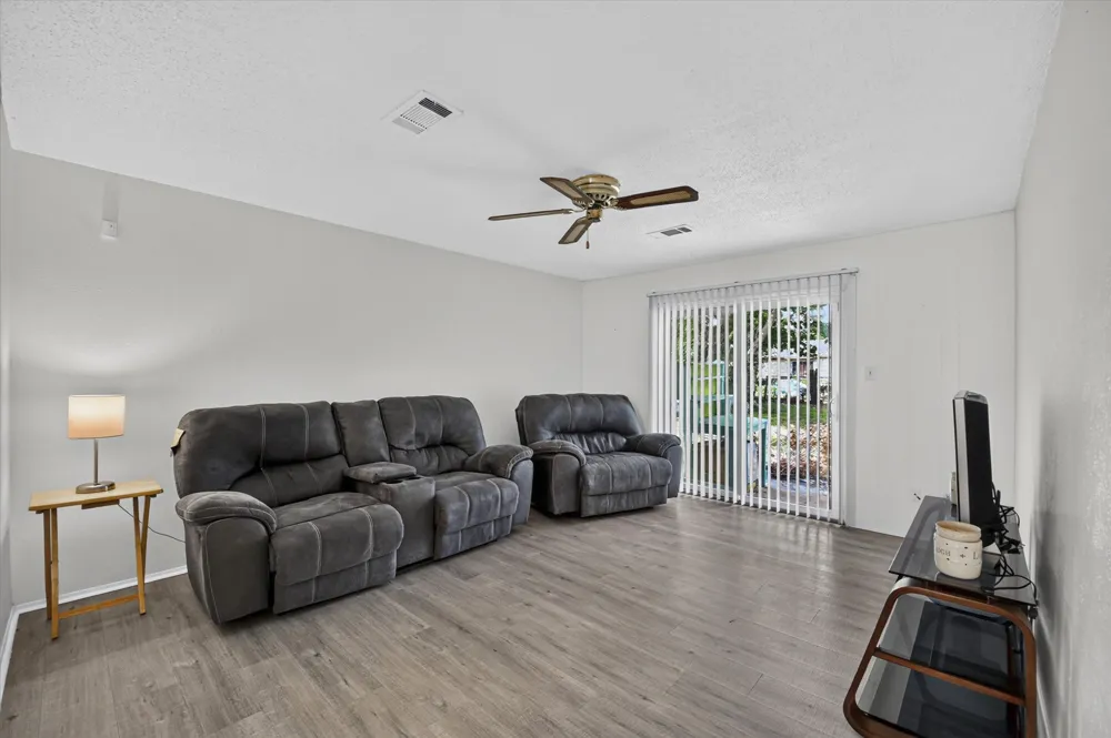 14413 Horseshoe Trail Balch Springs, TX 75180