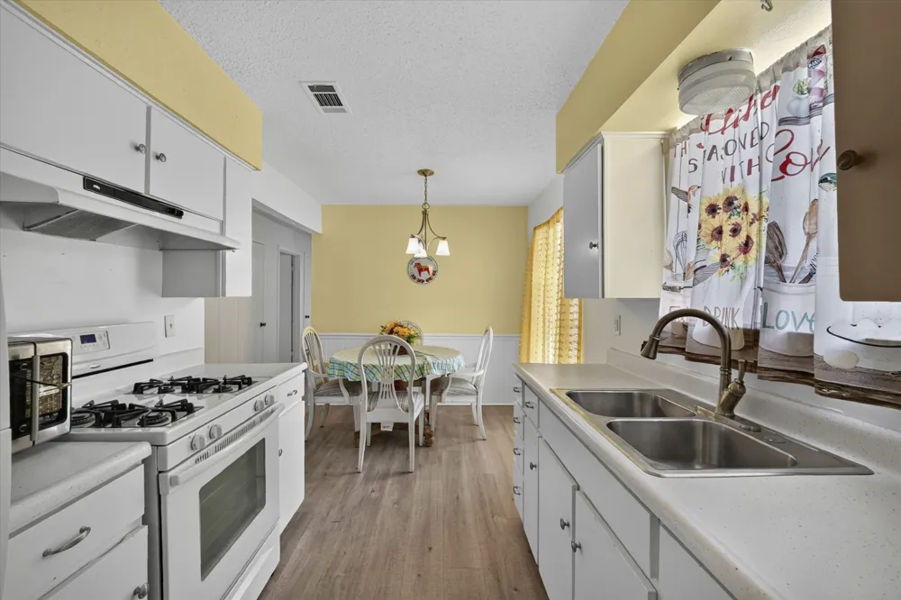 14413 Horseshoe Trail Balch Springs, TX 75180