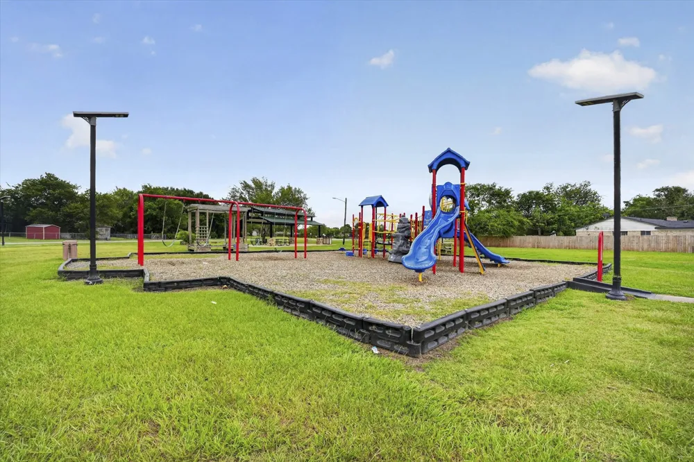 14413 Horseshoe Trail Balch Springs, TX 75180