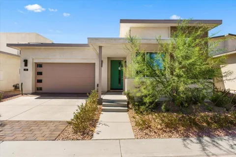 211 Mustang Lane