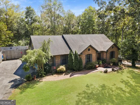 422 Ridgewood CIR