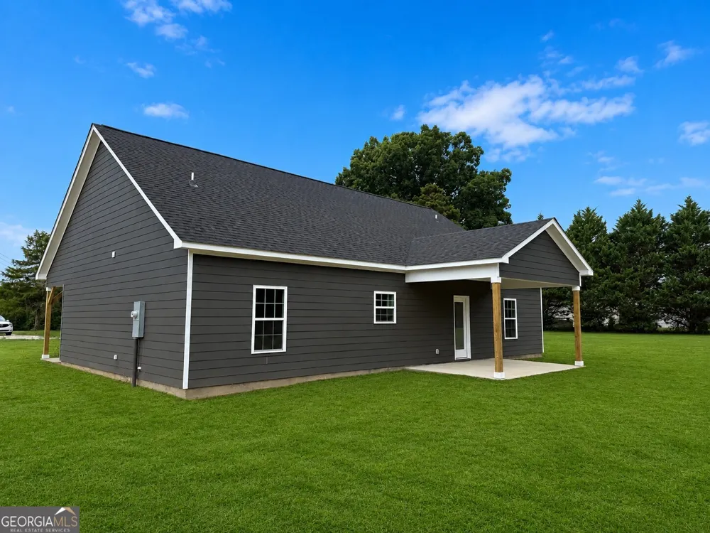 2633 Paoli ST Comer, GA 30629