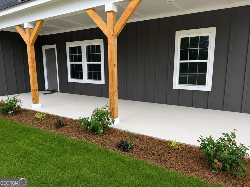 2633 Paoli ST Comer, GA 30629
