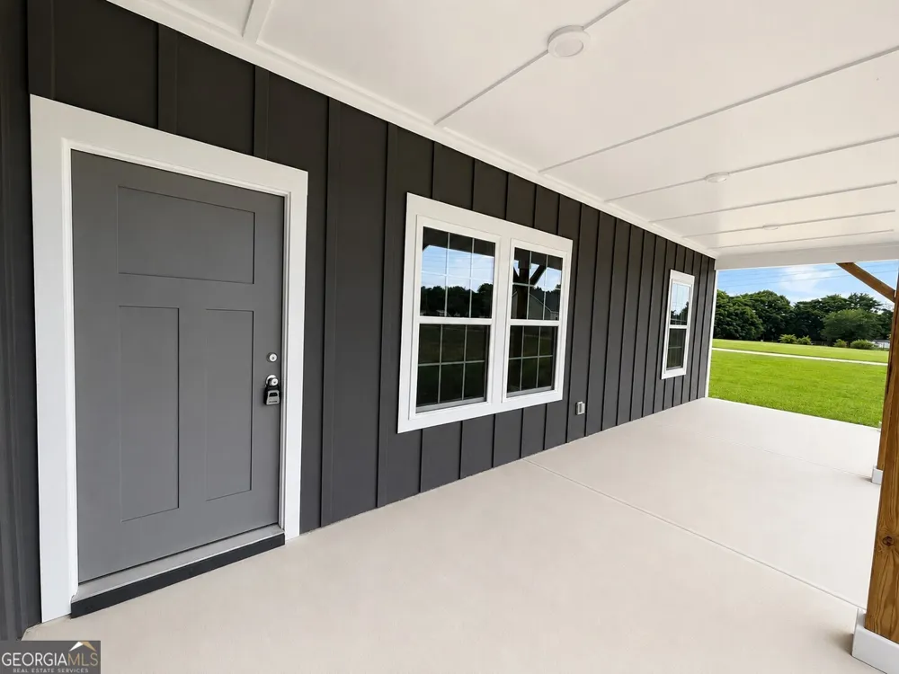 2633 Paoli ST Comer, GA 30629