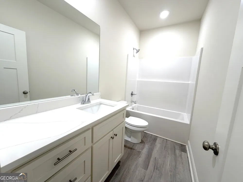 2633 Paoli ST Comer, GA 30629