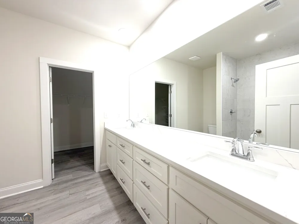 2633 Paoli ST Comer, GA 30629