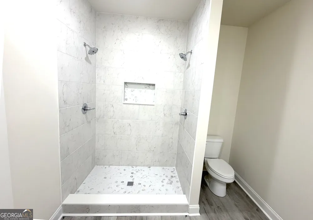 2633 Paoli ST Comer, GA 30629