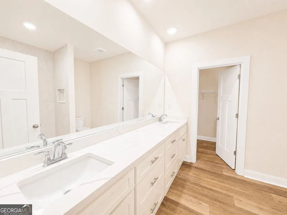 2665 Paoli ST Comer, GA 30629