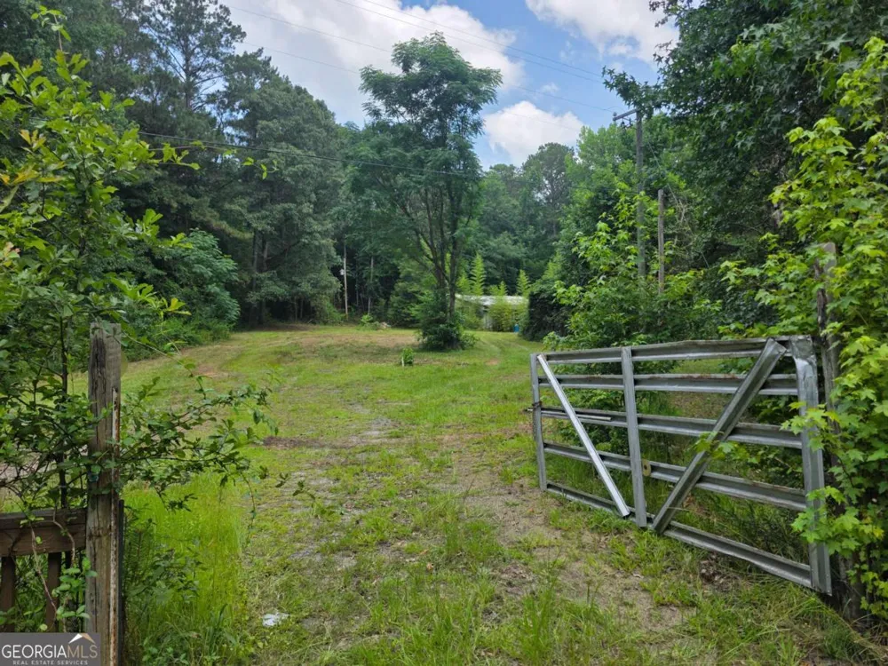 374 Smith RD Newnan, GA 30263