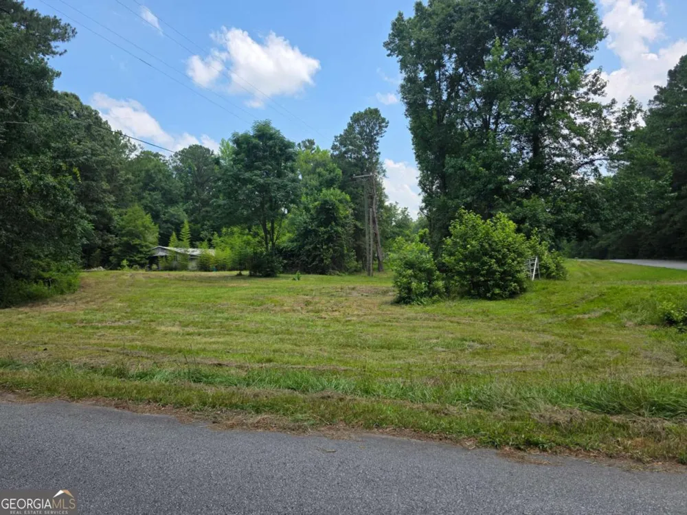 374 Smith RD Newnan, GA 30263