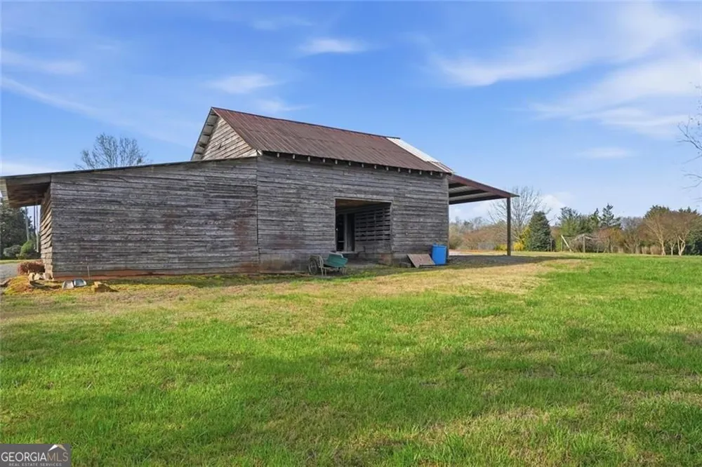 1892 Blacks Mill RD Dawsonville, GA 30534