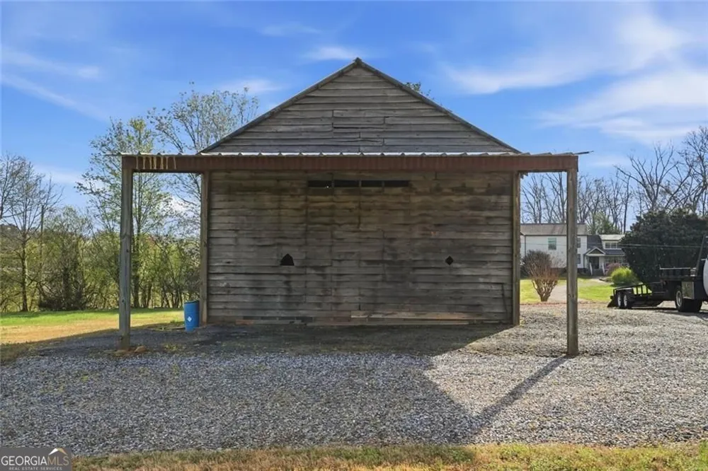 1892 Blacks Mill RD Dawsonville, GA 30534