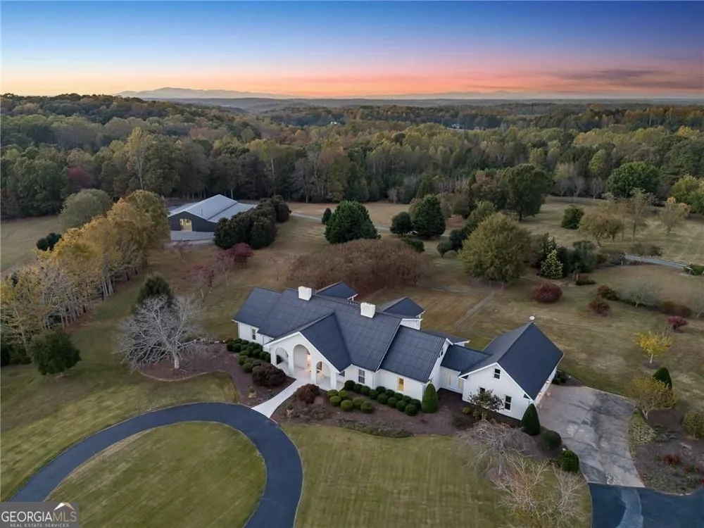 1892 Blacks Mill RD Dawsonville, GA 30534