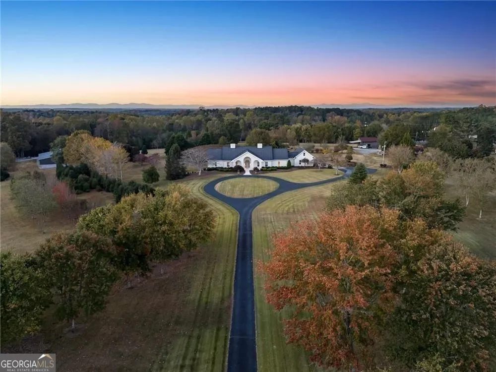 1892 Blacks Mill RD Dawsonville, GA 30534