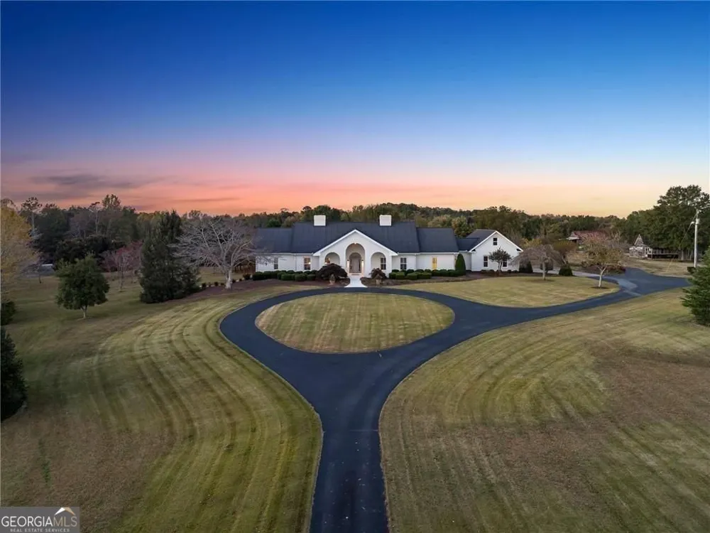 1892 Blacks Mill RD Dawsonville, GA 30534