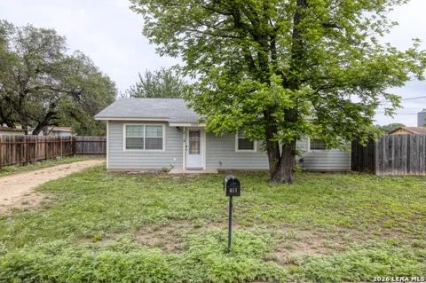 411 W Calera